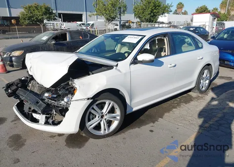 2014 Volkswagen Passat 2.0L Tdi Se z USA, uszkodzony, nr VIN 1VWBN7A37EC109960